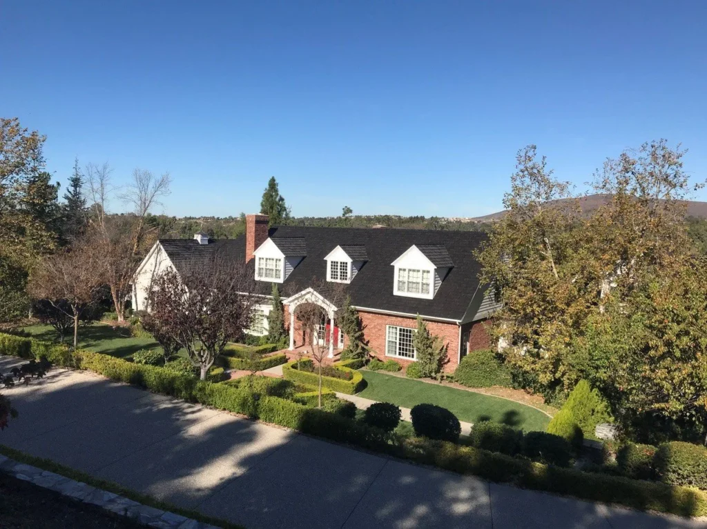 A CEDUR synthetic roof on a house in Southern California.