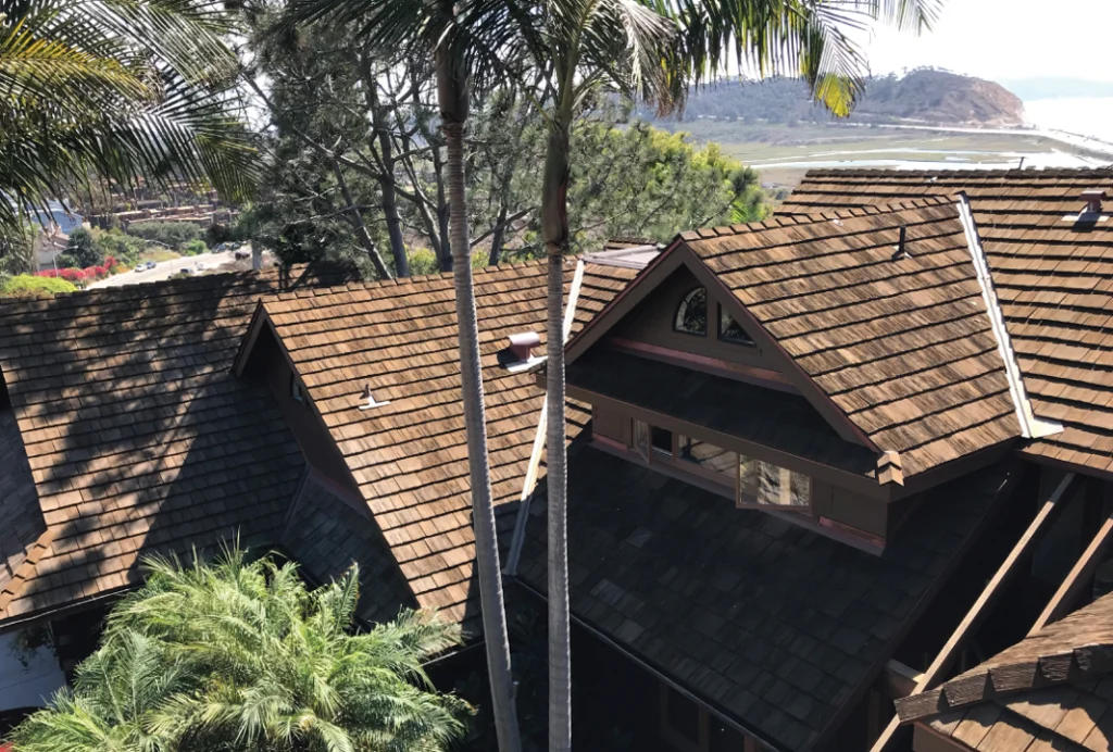 Coastal home with a CEDUR roof.