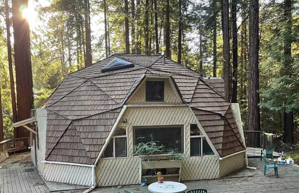 A dome style roof design.