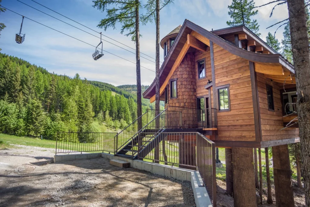 Tree house chalets in Montana