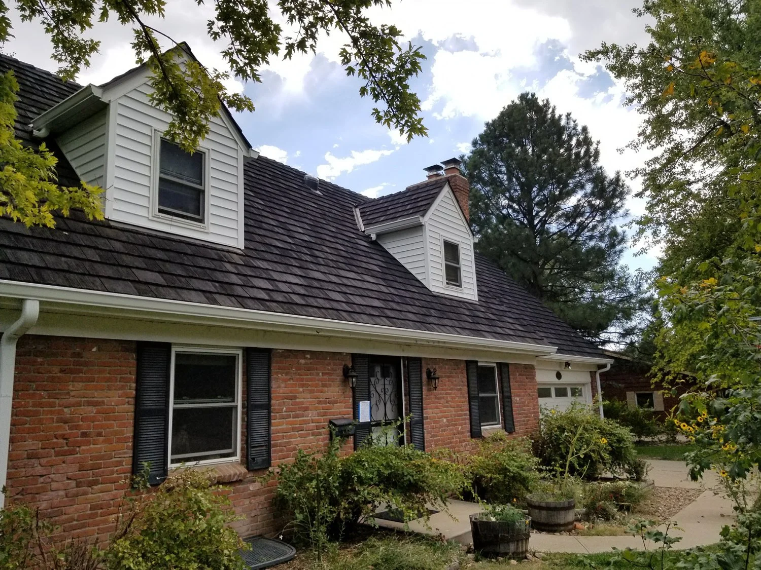 CEDUR-Shiloh-Synthetic-Cedar-Shake-Roofing-1500.jpg