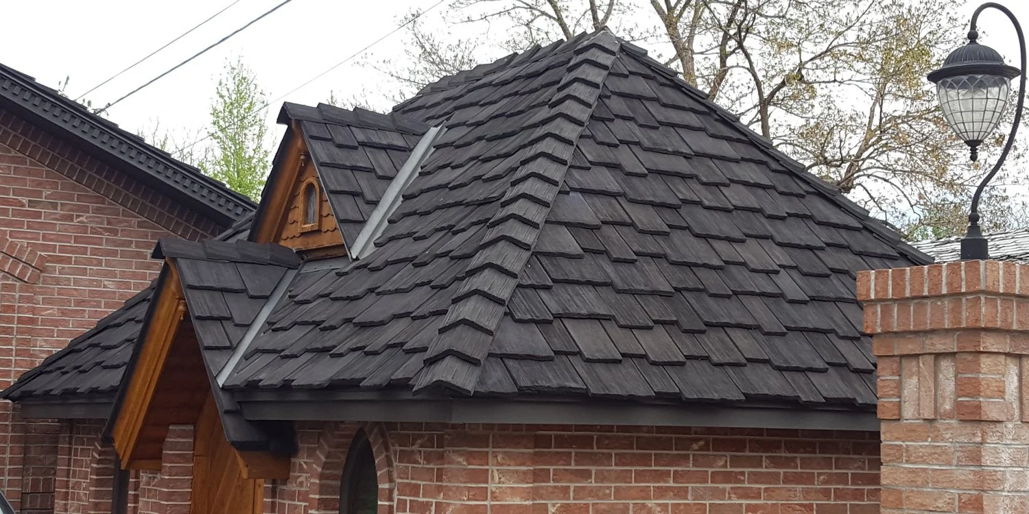 Synthetic cedar wood shake roof staggered installation