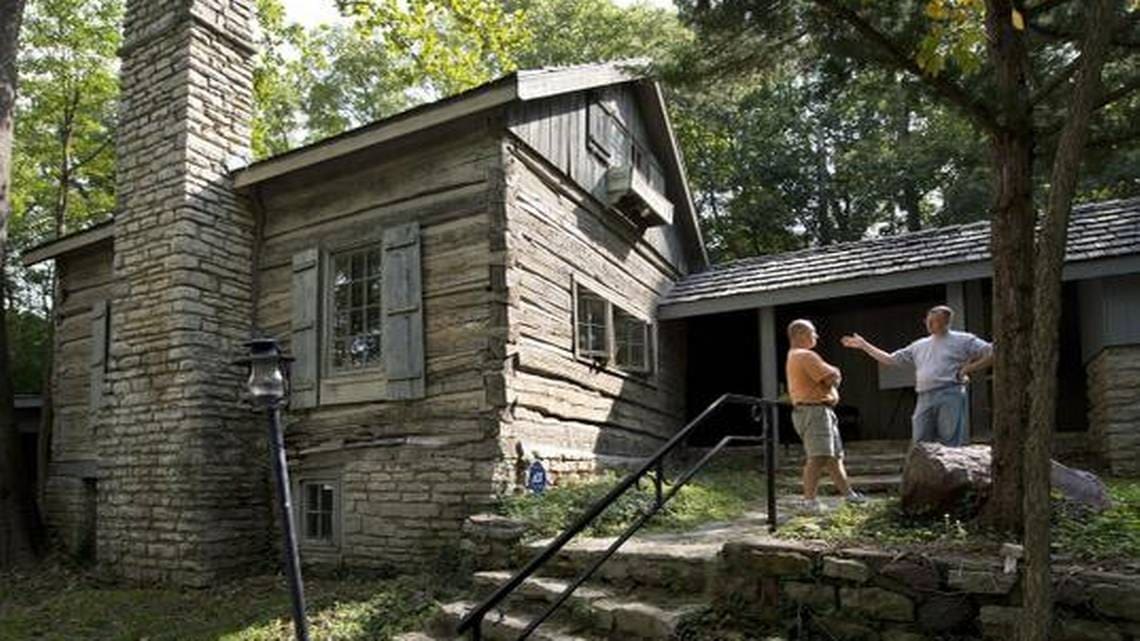 Day-log-Cabin-missouri-hisotical-site.JPG