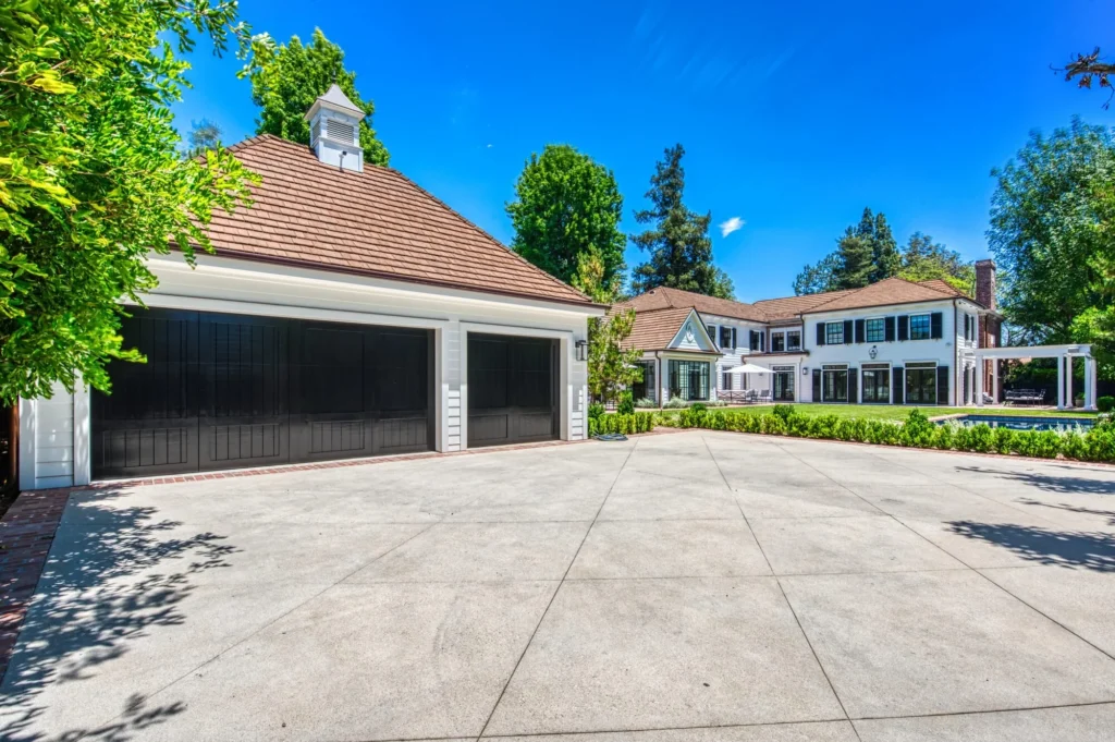 The Huntington Library District with a new CEDUR Synthetic roof.