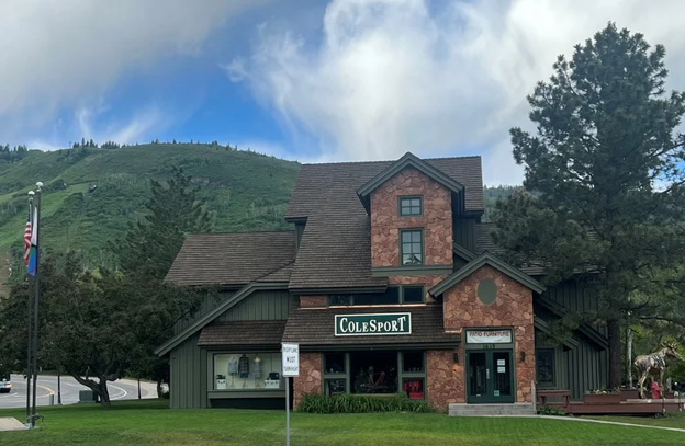 Ski shop retail building in Park City, Utah with CEDUR Walden roof, natural wood siding, and mountain-inspired design.