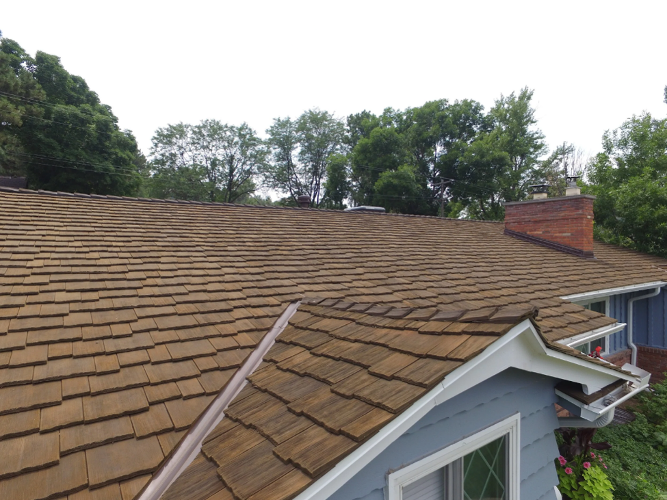 Denver home with a CEDUR Live Oak roof showcasing wood-look shingles and a natural finish.